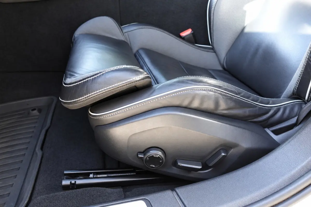 2.0 T8 AWD Twin Engine R-Design PANO H&K KEYLESS