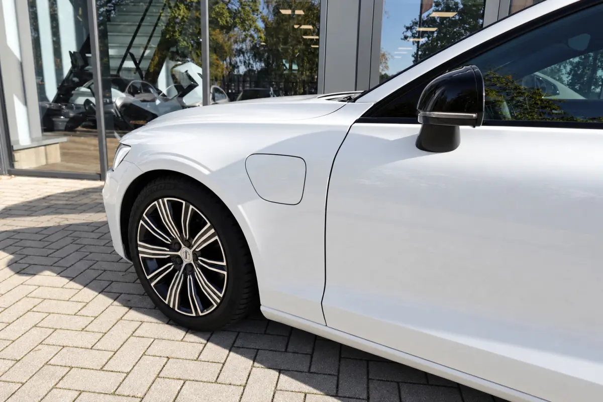 2.0 T8 AWD Twin Engine R-Design PANO H&K KEYLESS