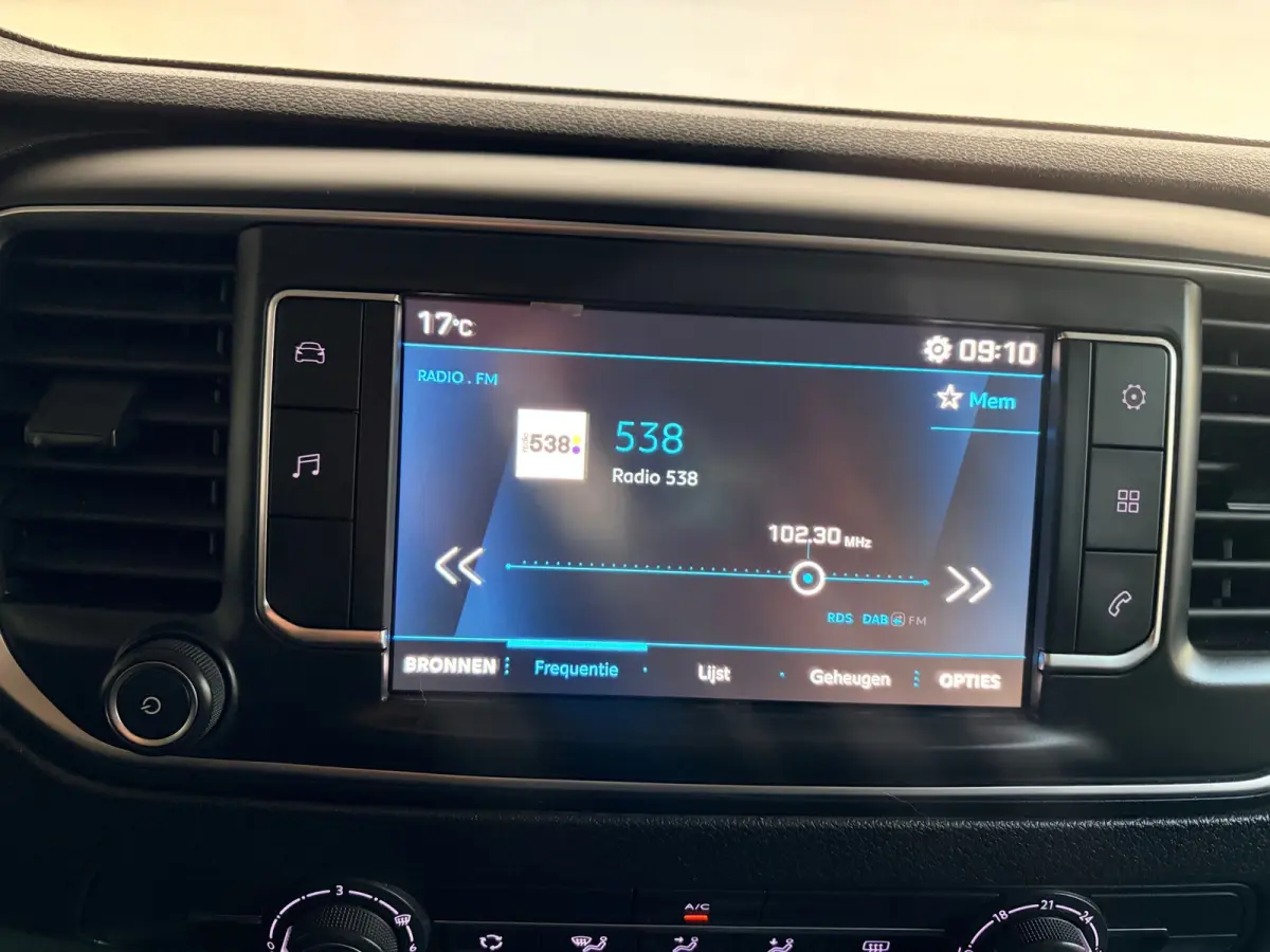 L2H1 1.5 BlueHDI 120pk Standard Premium, Airco, CruiseControl, Trekhaak, Keyless, Metallic Lak, RIJKLAARPRIJS!