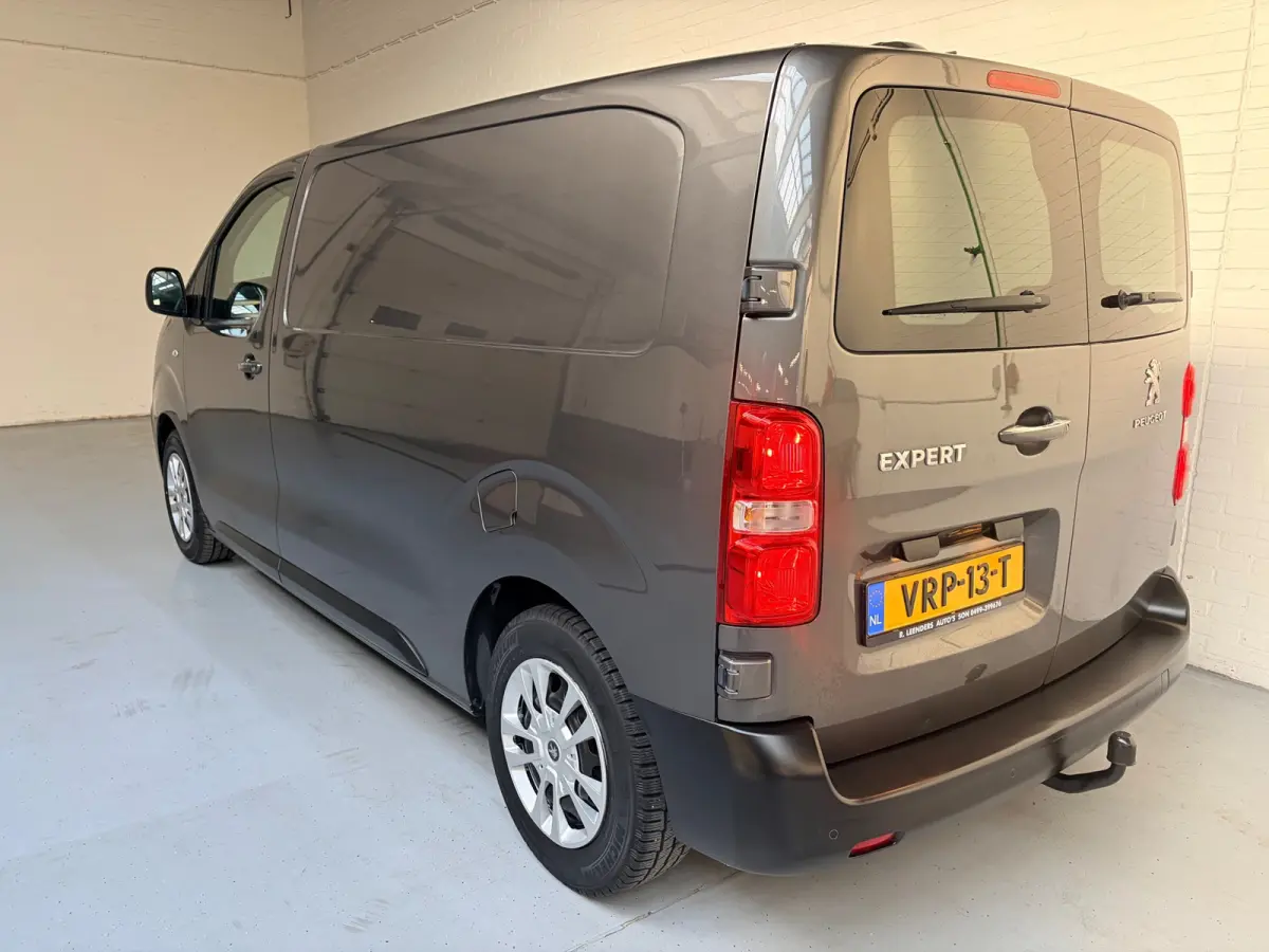 L2H1 1.5 BlueHDI 120pk Standard Premium, Airco, CruiseControl, Trekhaak, Keyless, Metallic Lak, RIJKLAARPRIJS!