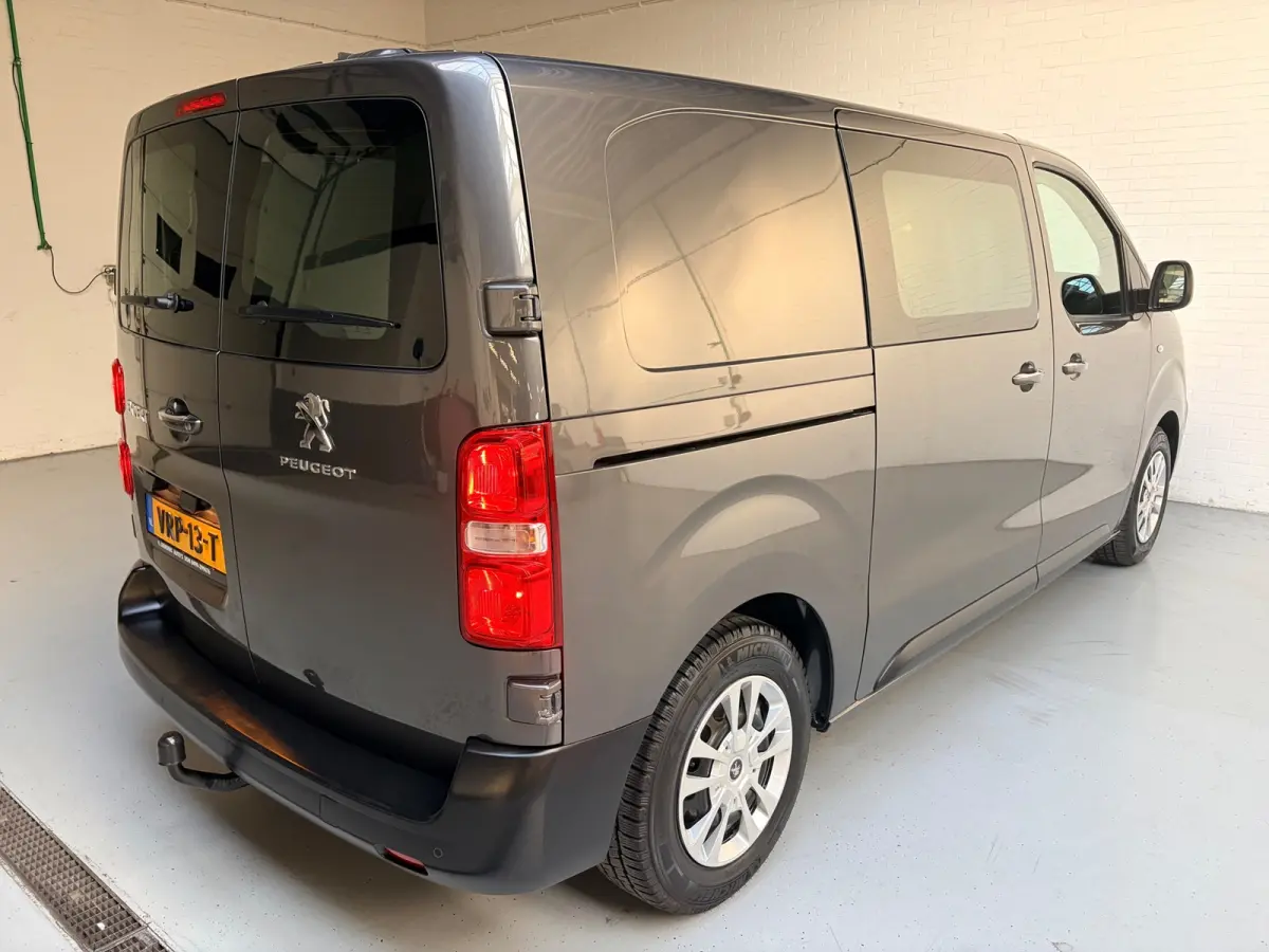 L2H1 1.5 BlueHDI 120pk Standard Premium, Airco, CruiseControl, Trekhaak, Keyless, Metallic Lak, RIJKLAARPRIJS!