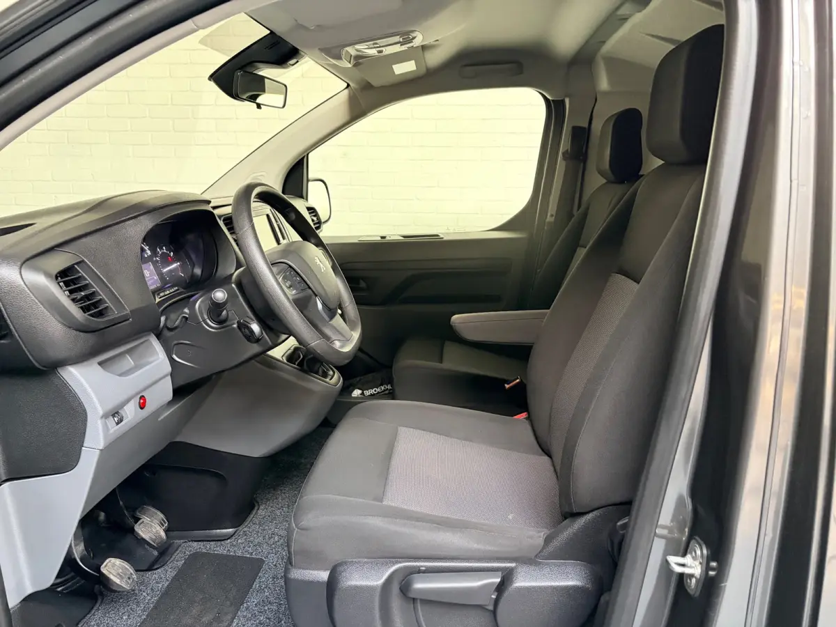 L2H1 1.5 BlueHDI 120pk Standard Premium, Airco, CruiseControl, Trekhaak, Keyless, Metallic Lak, RIJKLAARPRIJS!