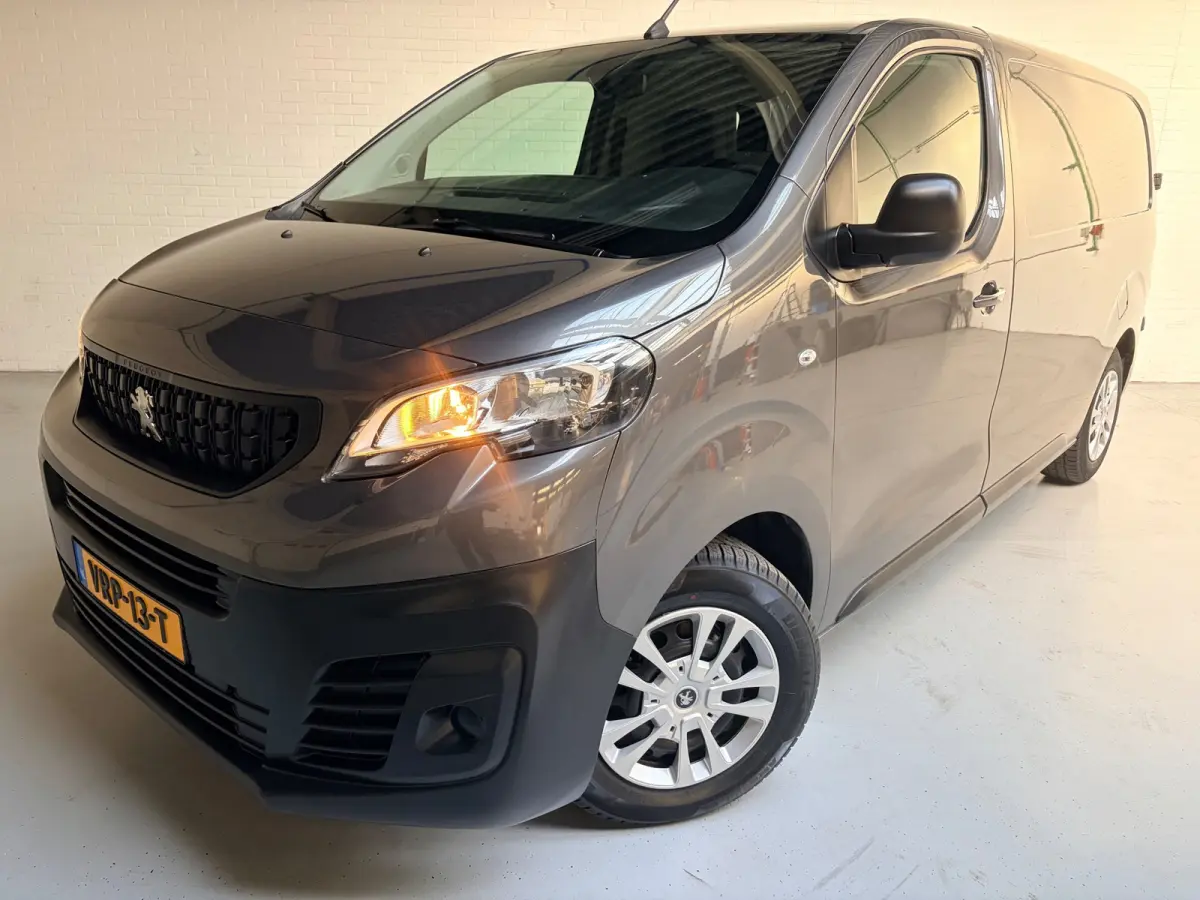 L2H1 1.5 BlueHDI 120pk Standard Premium, Airco, CruiseControl, Trekhaak, Keyless, Metallic Lak, RIJKLAARPRIJS!