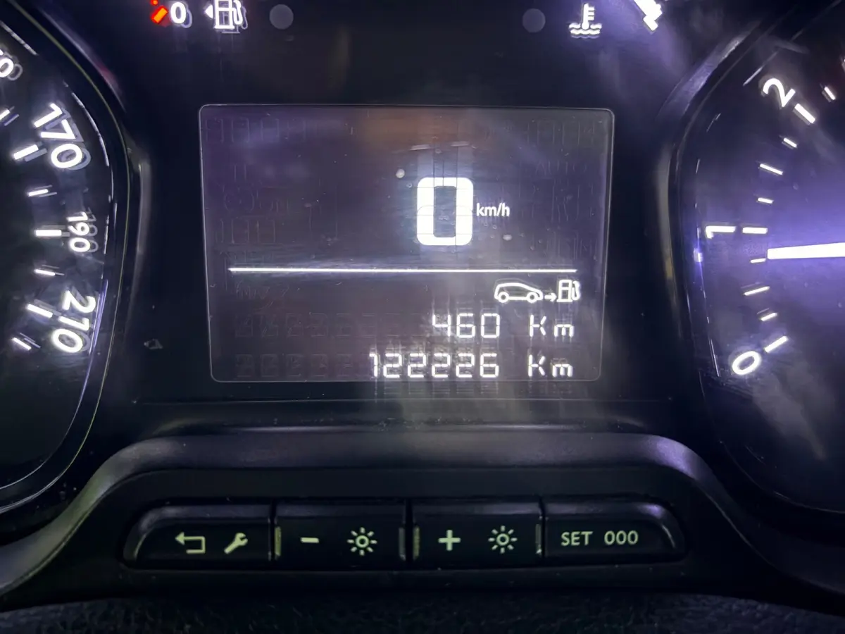 L2H1 1.5 BlueHDI 120pk Standard Premium, Airco, CruiseControl, Trekhaak, Keyless, Metallic Lak, RIJKLAARPRIJS!