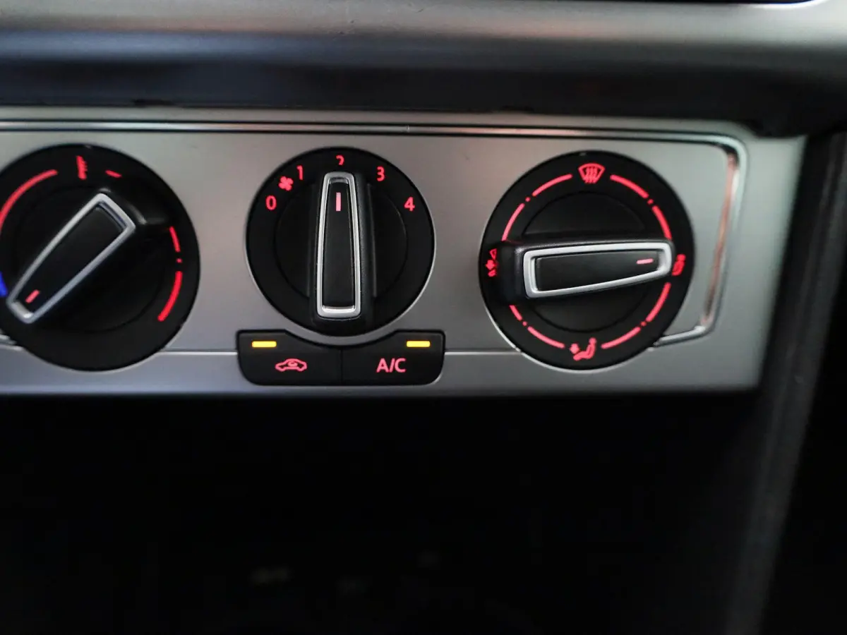1.0 BlueMotion Edition | Apple Carplay / Android Auto | Airconditioning | Cruise Control |