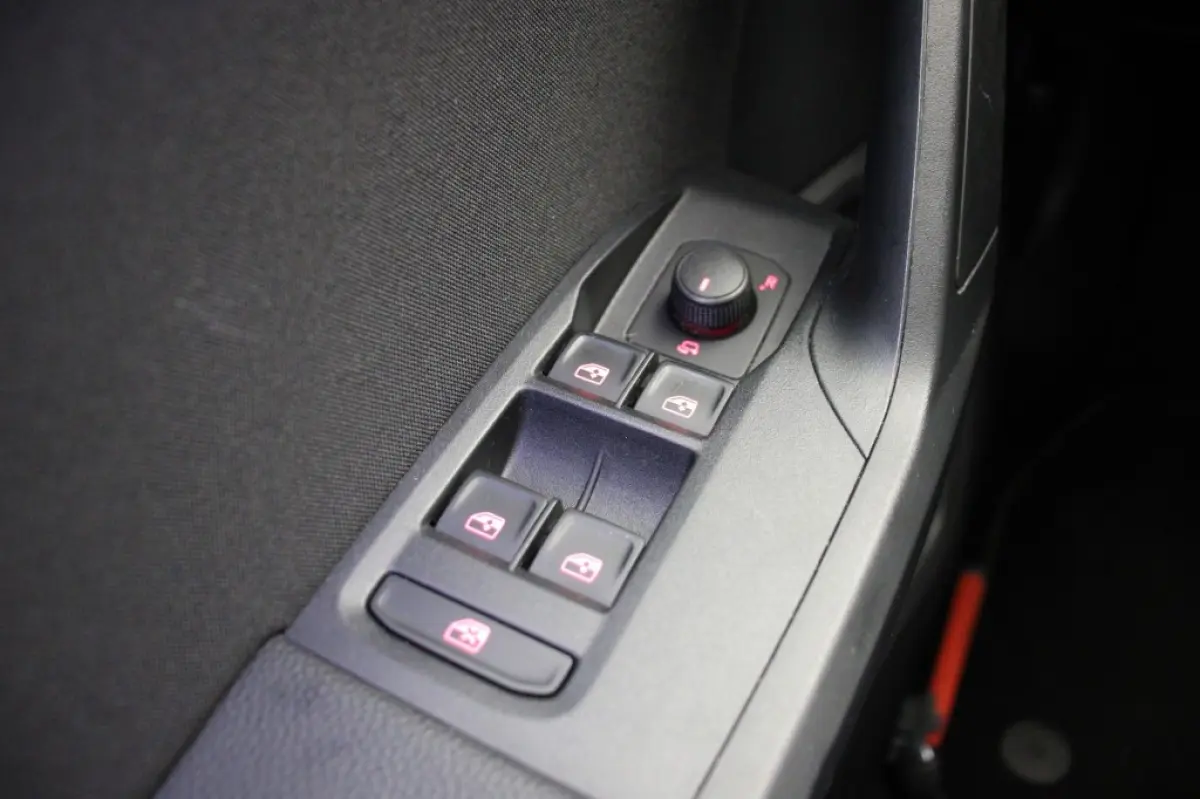 1.0 TSI FR Business Intense - Carplay, Camera, Adapt. Cruise, Clima