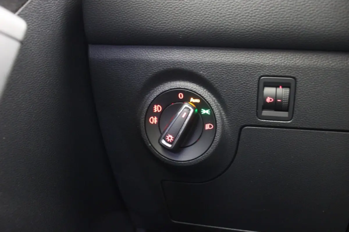 1.0 TSI FR Business Intense - Carplay, Camera, Adapt. Cruise, Clima
