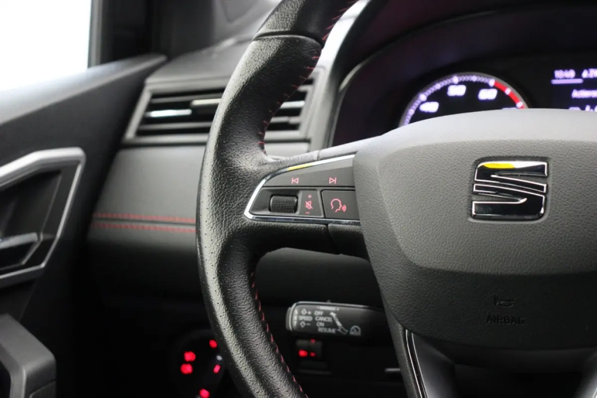 1.0 TSI FR Business Intense - Carplay, Camera, Adapt. Cruise, Clima