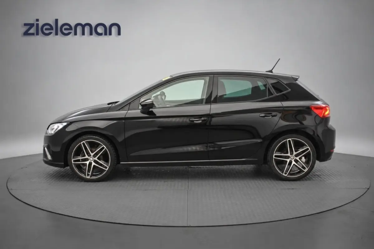 1.0 TSI FR Business Intense - Carplay, Camera, Adapt. Cruise, Clima