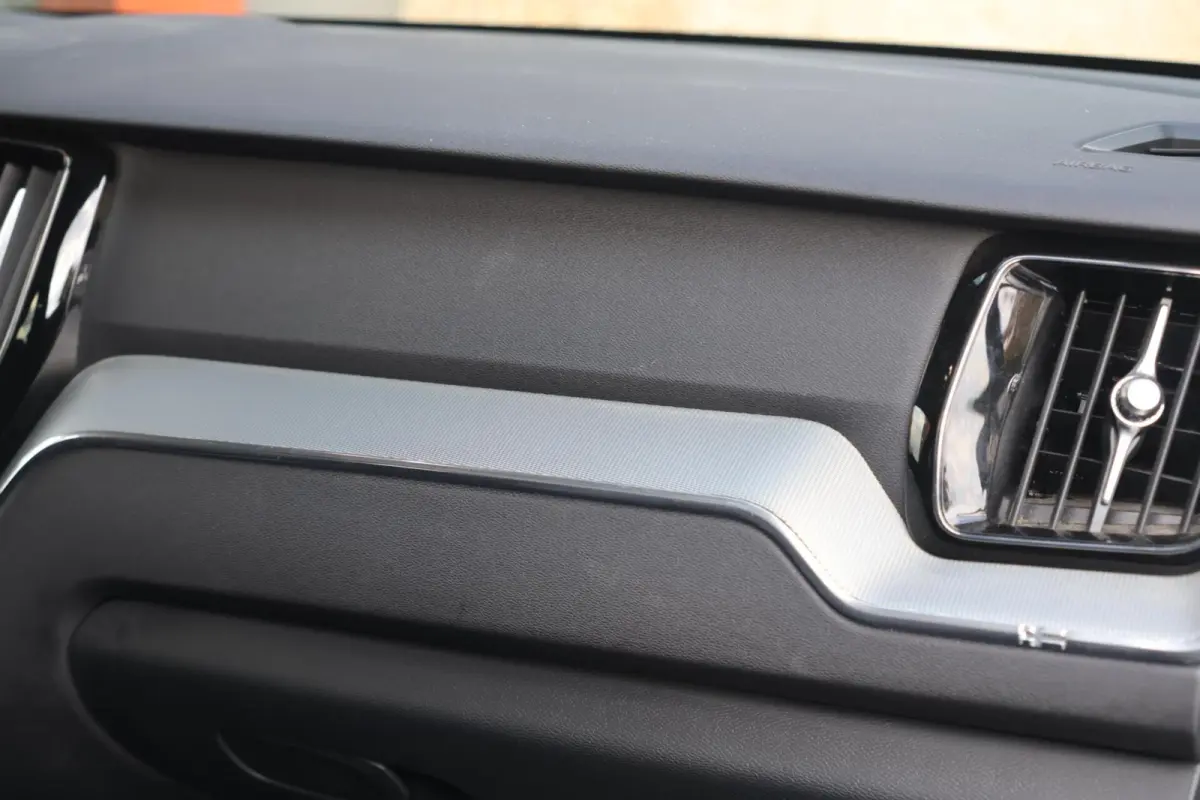 T6 Recharge AWD Plus Dark | Stoelverwarming | Trekhaak | Parkeercamera | Leder | Pilot Assist | Keyless | Glossy Black