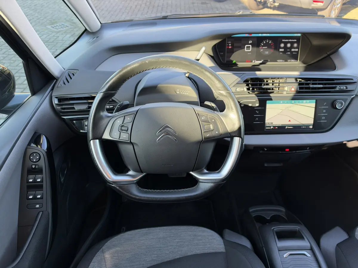 1.2 PureTech Feel | Automaat | Trekhaak | Camera | 7 Pers. | Navigatie