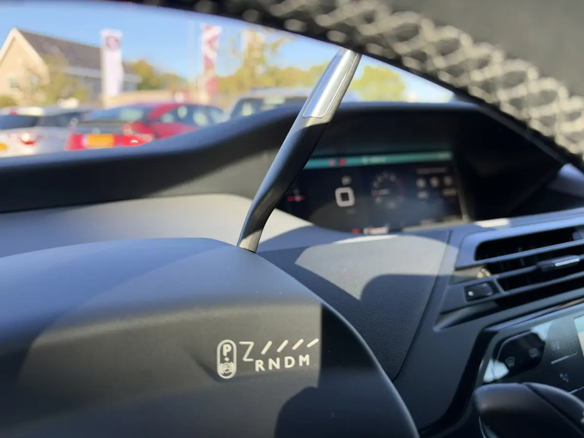 1.2 PureTech Feel | Automaat | Trekhaak | Camera | 7 Pers. | Navigatie