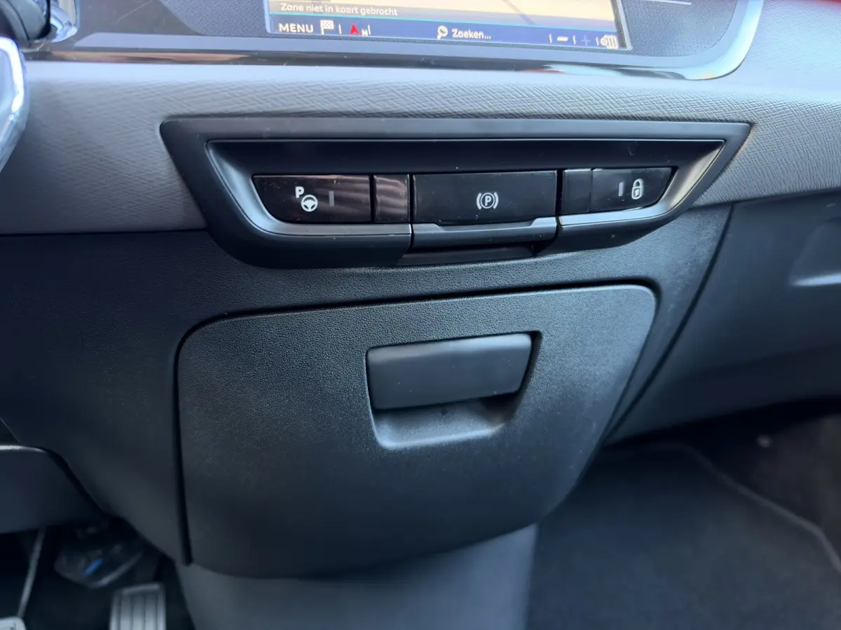 1.2 PureTech Feel | Automaat | Trekhaak | Camera | 7 Pers. | Navigatie