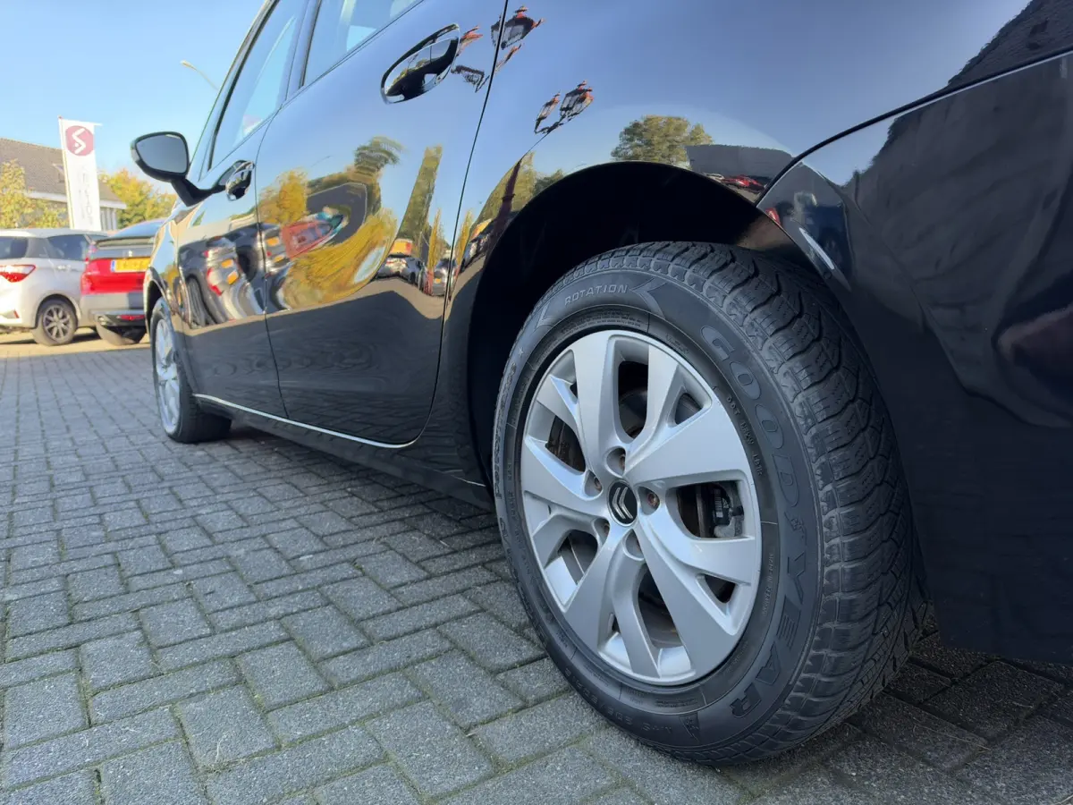 1.2 PureTech Feel | Automaat | Trekhaak | Camera | 7 Pers. | Navigatie