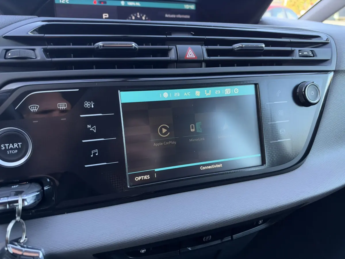 1.2 PureTech Feel | Automaat | Trekhaak | Camera | 7 Pers. | Navigatie