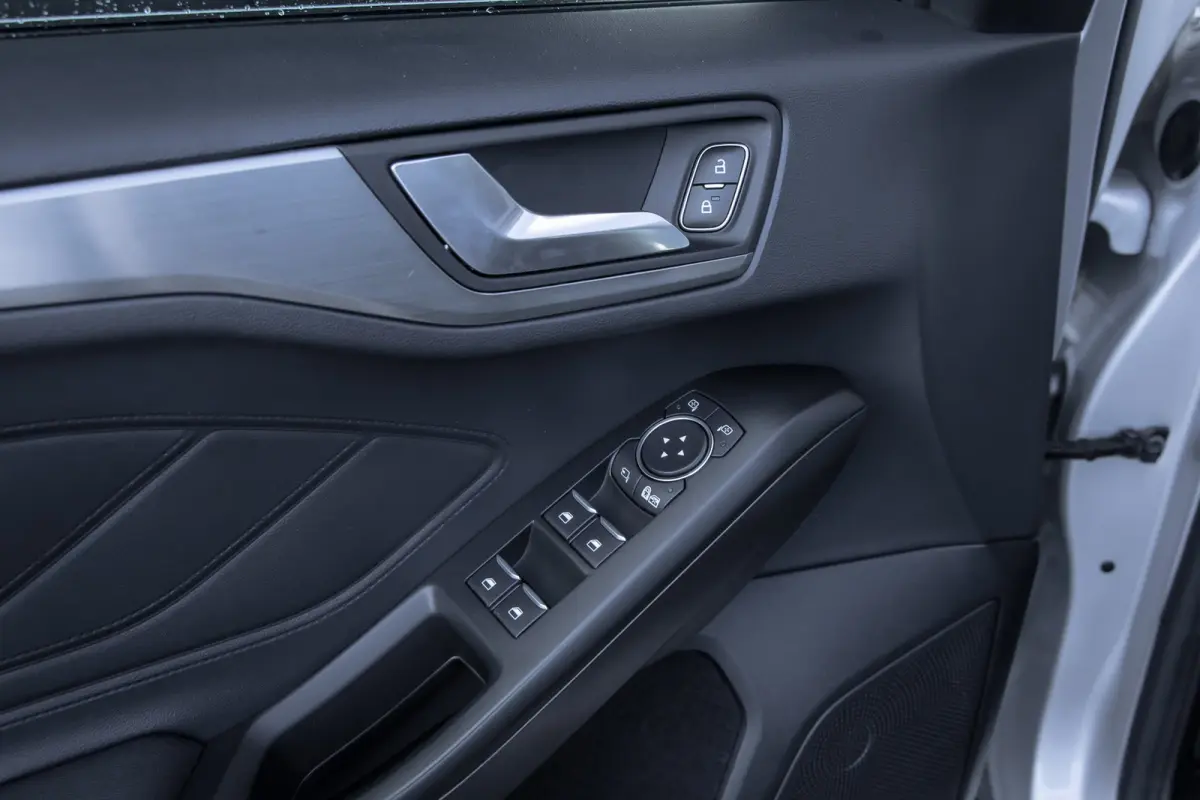 1.0 EcoBoost Titanium X Automaat | Achteruitrijcamera | Airco (automatisch) | Apple Carplay/Android Auto|telefoonintegratie premium