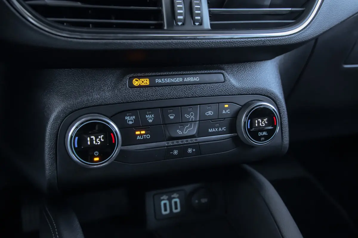 1.0 EcoBoost Titanium X Automaat | Achteruitrijcamera | Airco (automatisch) | Apple Carplay/Android Auto|telefoonintegratie premium