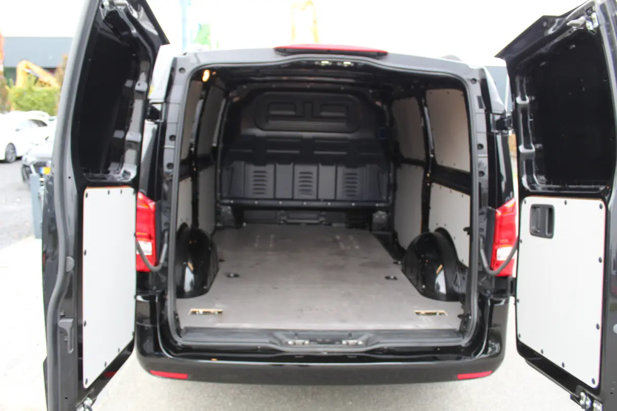 114 CDI Lang L2 Automaat | Facelift | LED | Black Edition | ALL-IN PRIJS