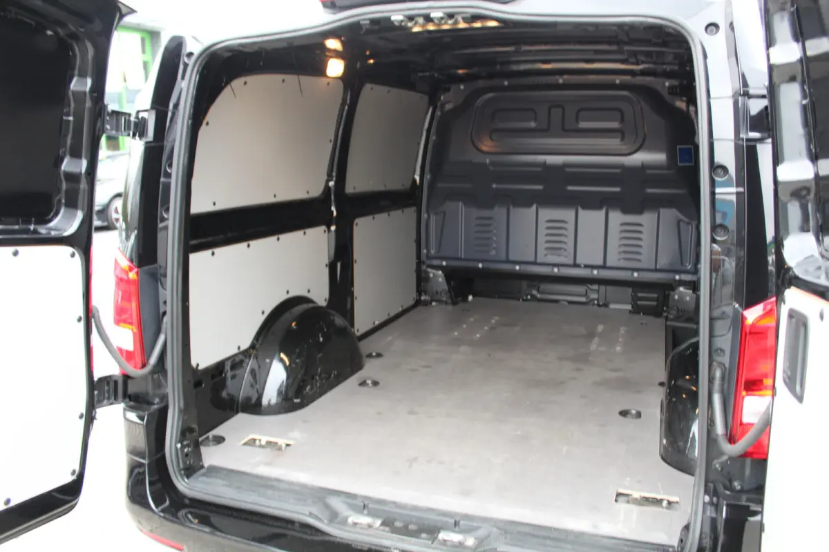 114 CDI Lang L2 Automaat | Facelift | LED | Black Edition | ALL-IN PRIJS