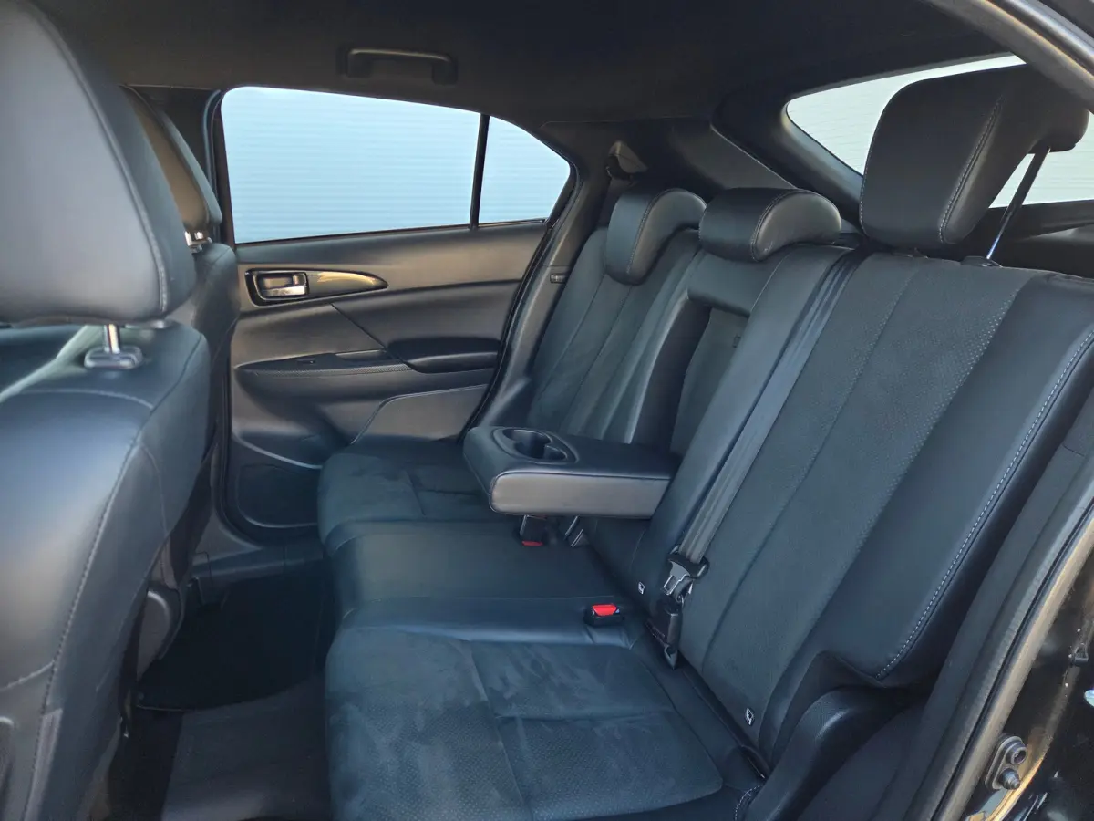 2.4 PHEV Intense+ Apple Carplay/Android Auto / Cruise control / Achteruitrijcamera / keyless entry/start