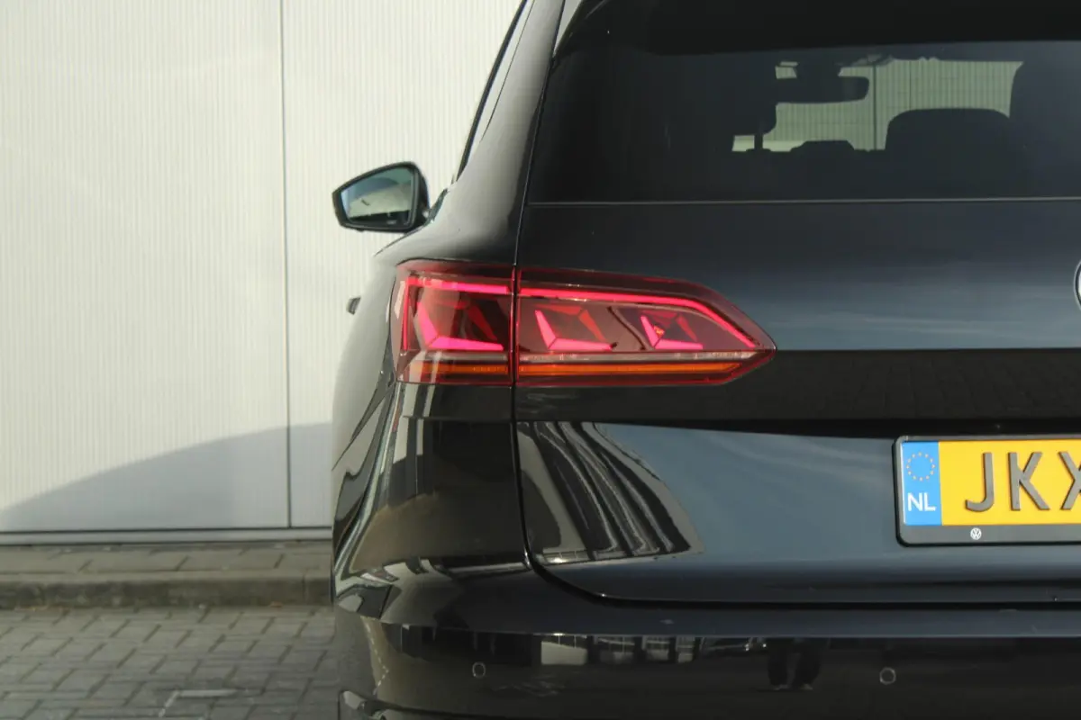 R 3.0 TSI eHybrid 462pk 4MOTION | Panoramadak | Trekhaak Uitklapbaar | Luchtvering | 360 Camera | Head-up