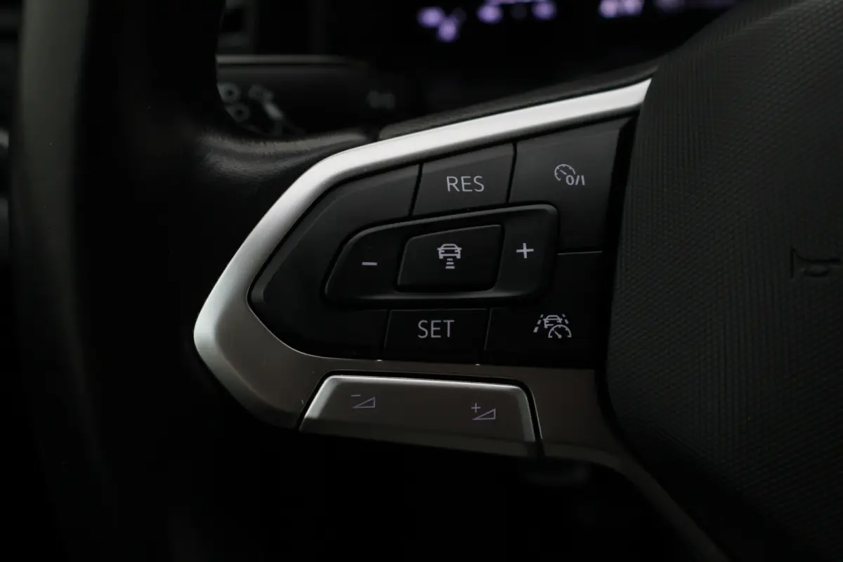 1.0 TSI Life Virtual Cockpit, Airco, ACC, Apple CarPlay, DAB, LED, PDC, Trekhaak, 15"
