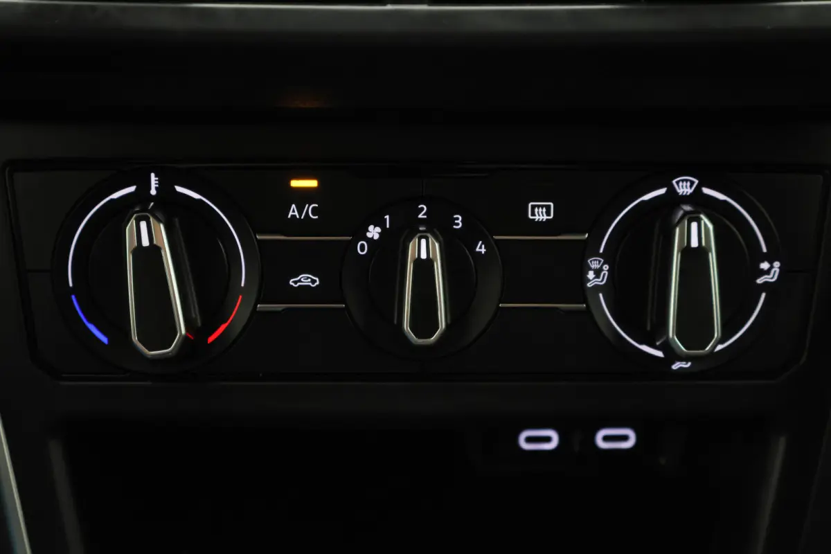1.0 TSI Life Virtual Cockpit, Airco, ACC, Apple CarPlay, DAB, LED, PDC, Trekhaak, 15"