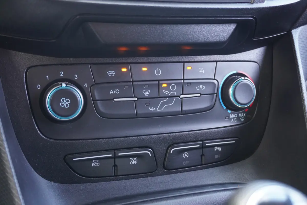 1.5 EcoBlue 100PK L2 EURO 6 - Airco - Carkit - PDC - €10.900,- Excl.