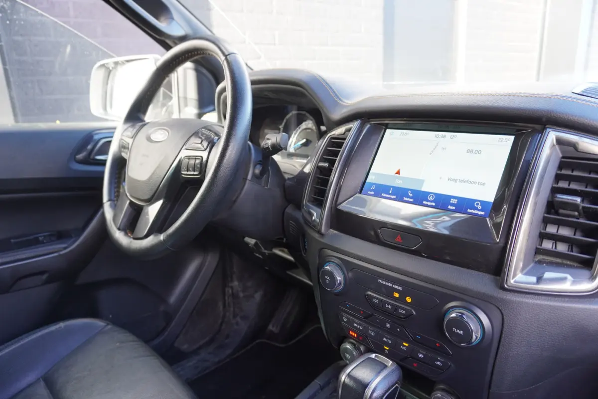 2.0 EcoBlue 213PK AUT. 4X4 3.500KG Wildtrak Supercab - Airco - Navi - Cruise - €22.900,- Excl.