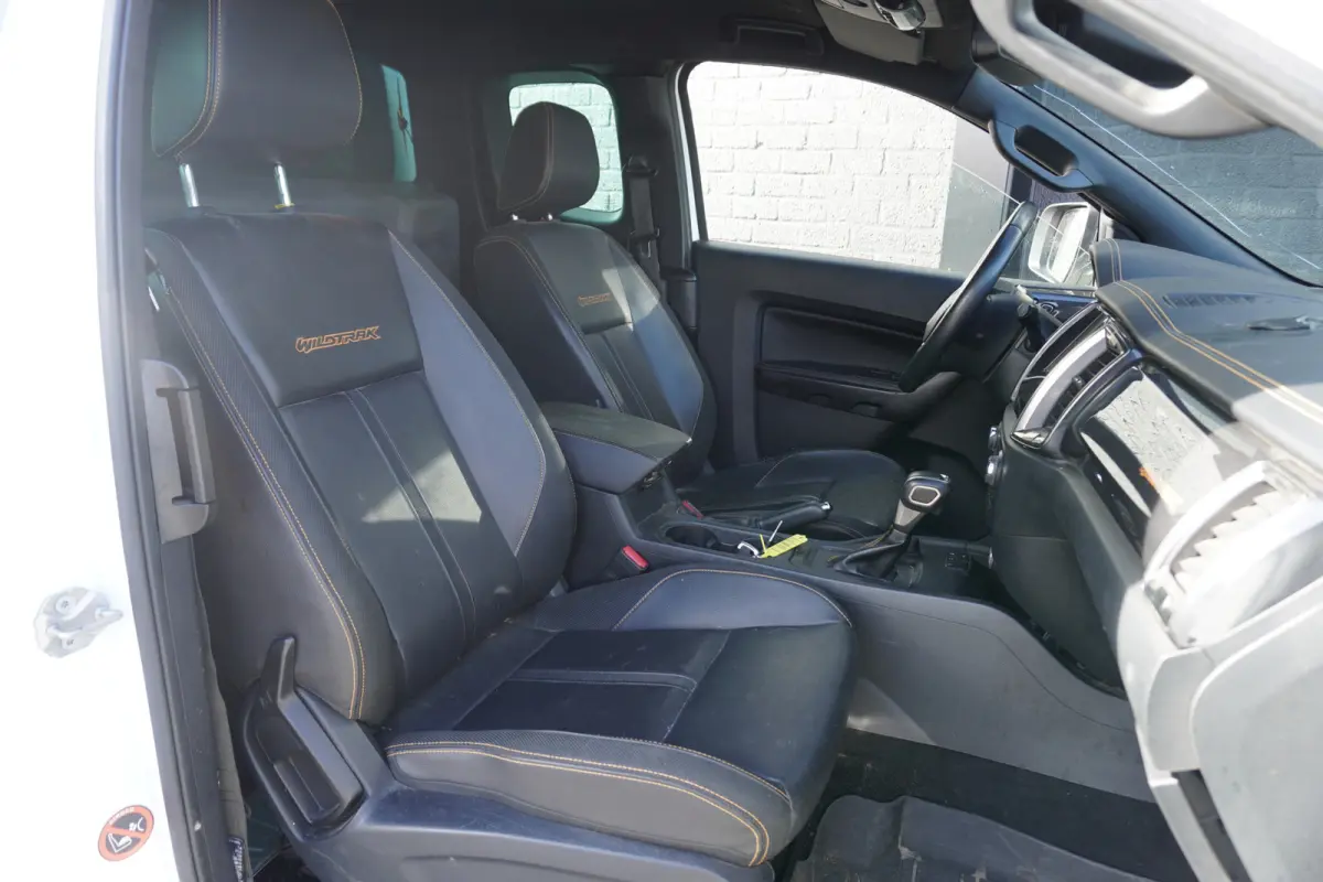2.0 EcoBlue 213PK AUT. 4X4 3.500KG Wildtrak Supercab - Airco - Navi - Cruise - €22.900,- Excl.