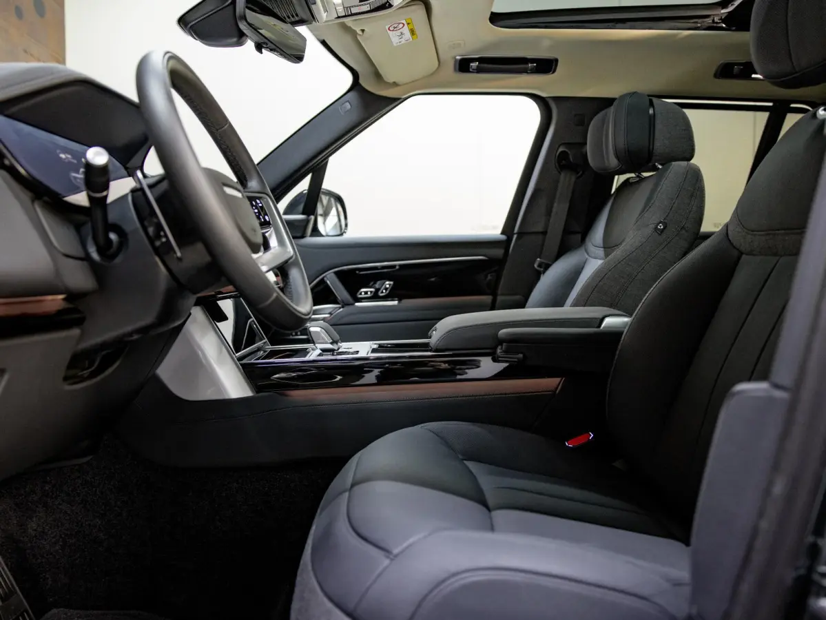 3.0 P550e Autobiography PHEV | Trekhaak | Koelbox | Massage | Achterasbest. | ACC | Signature Audio |