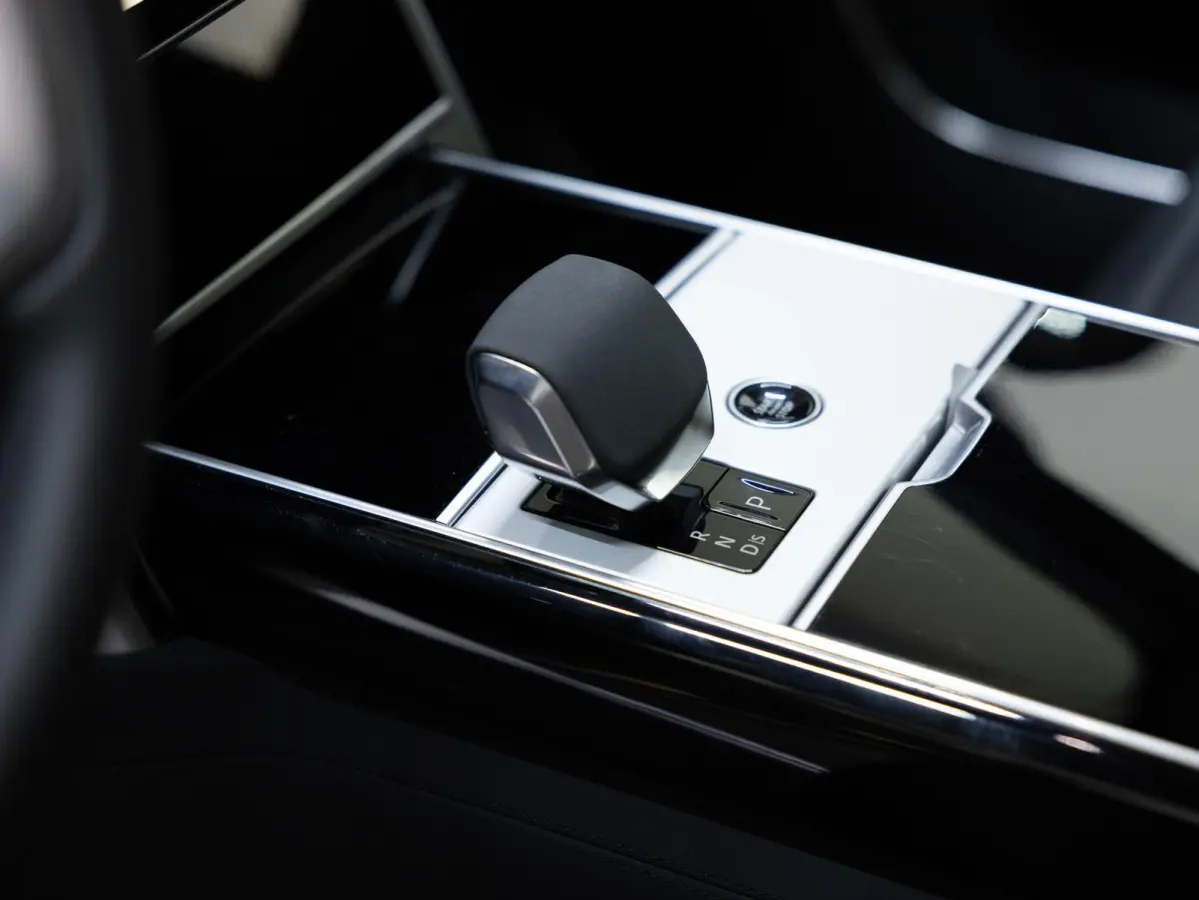 3.0 P550e Autobiography PHEV | Trekhaak | Koelbox | Massage | Achterasbest. | ACC | Signature Audio |
