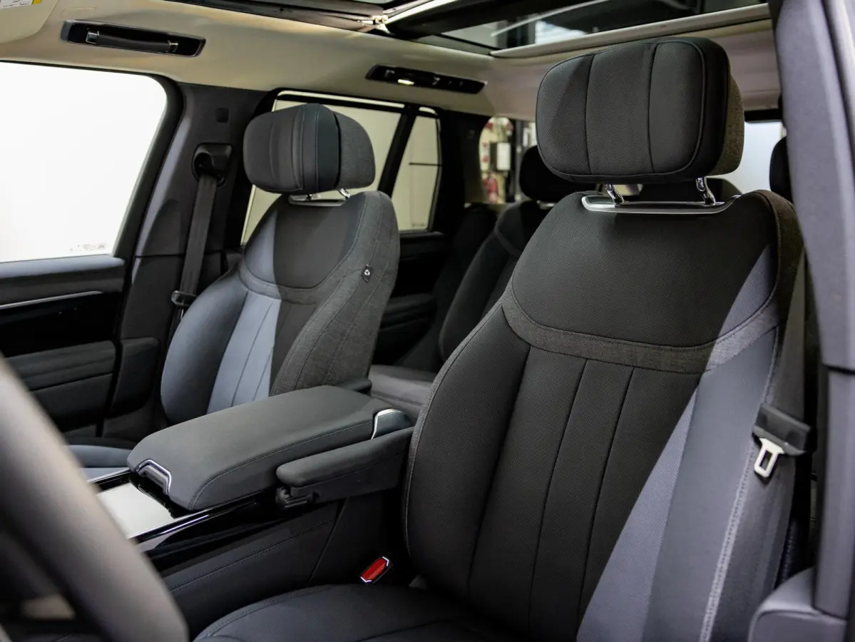 3.0 P550e Autobiography PHEV | Trekhaak | Koelbox | Massage | Achterasbest. | ACC | Signature Audio |
