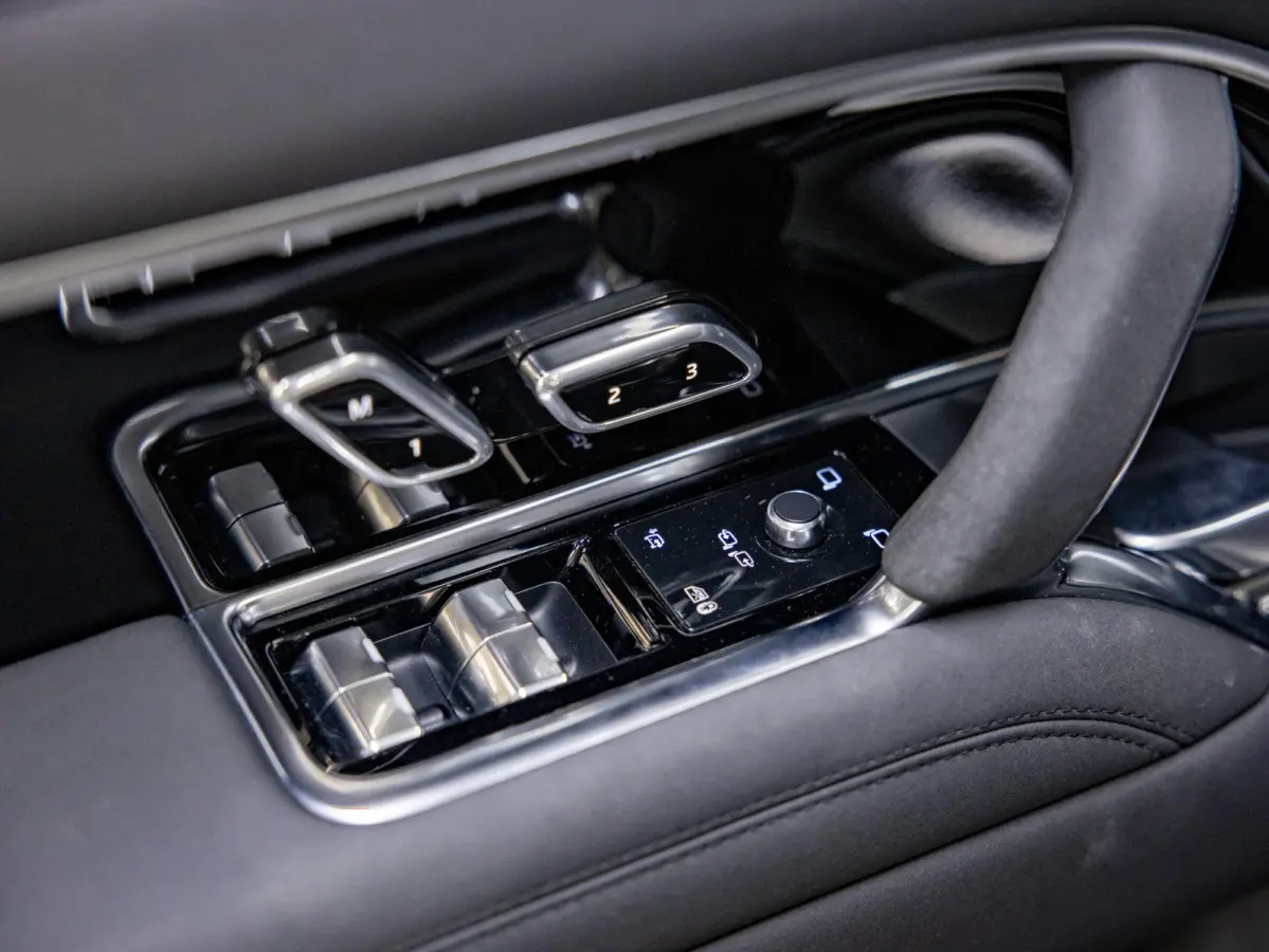 3.0 P550e Autobiography PHEV | Trekhaak | Koelbox | Massage | Achterasbest. | ACC | Signature Audio |