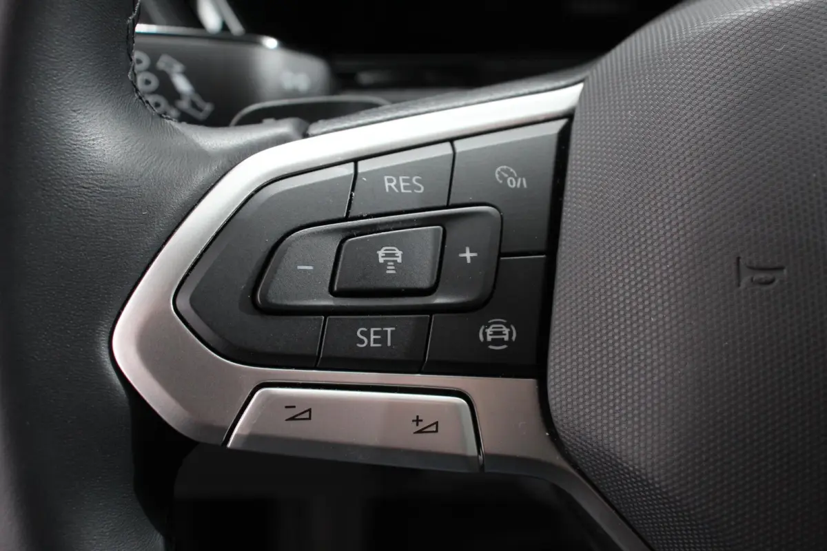 1.0 TSI 110pk DSG Life Navigatie Apple Carplay/Android Auto Adaptieve Cruise Control Camera Parkeersensoren Stoelverwarming Virtual Cockpit Getinte ramen Climatronic Lane Assist