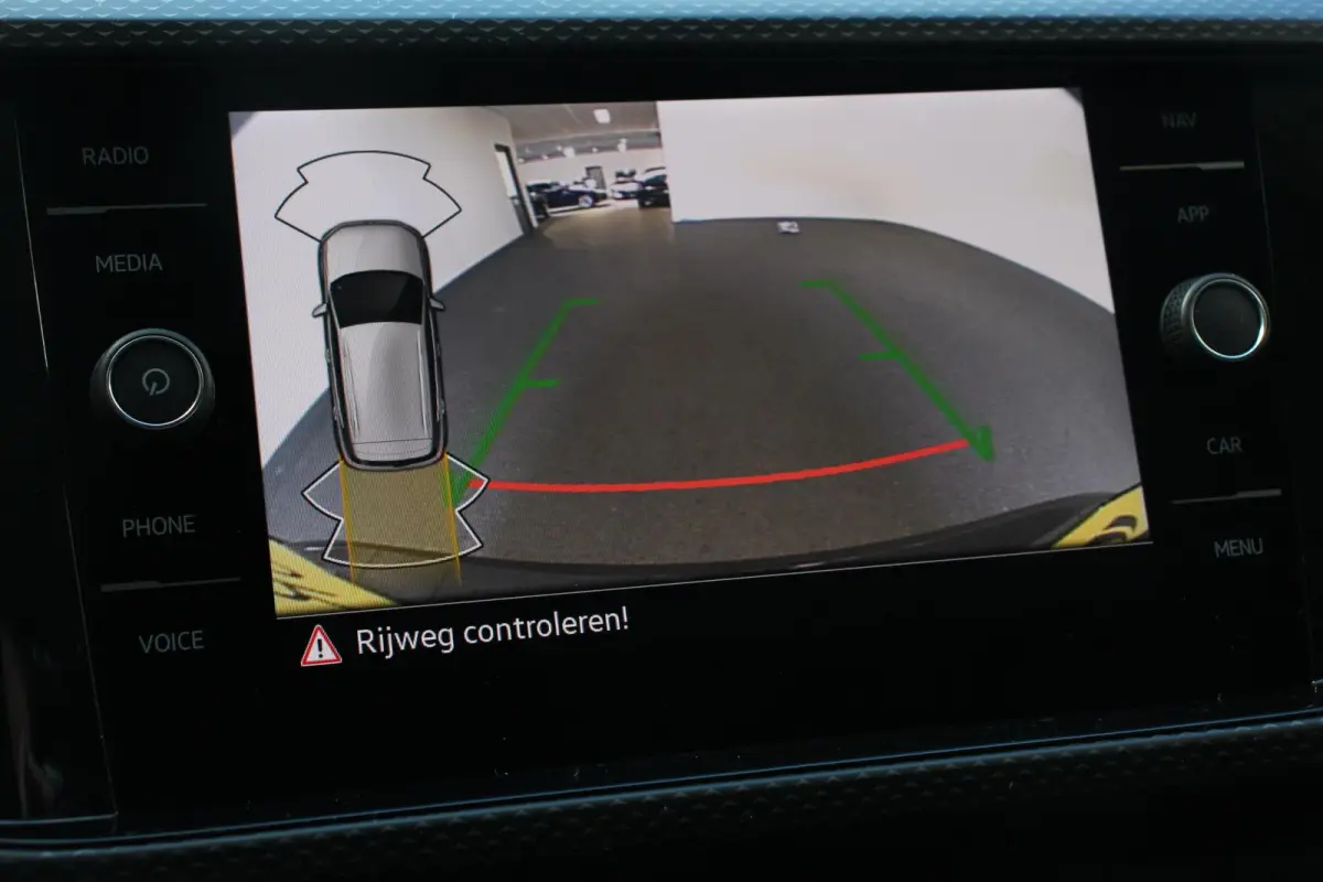 1.0 TSI 110pk DSG Life Navigatie Apple Carplay/Android Auto Adaptieve Cruise Control Camera Parkeersensoren Stoelverwarming Virtual Cockpit Getinte ramen Climatronic Lane Assist