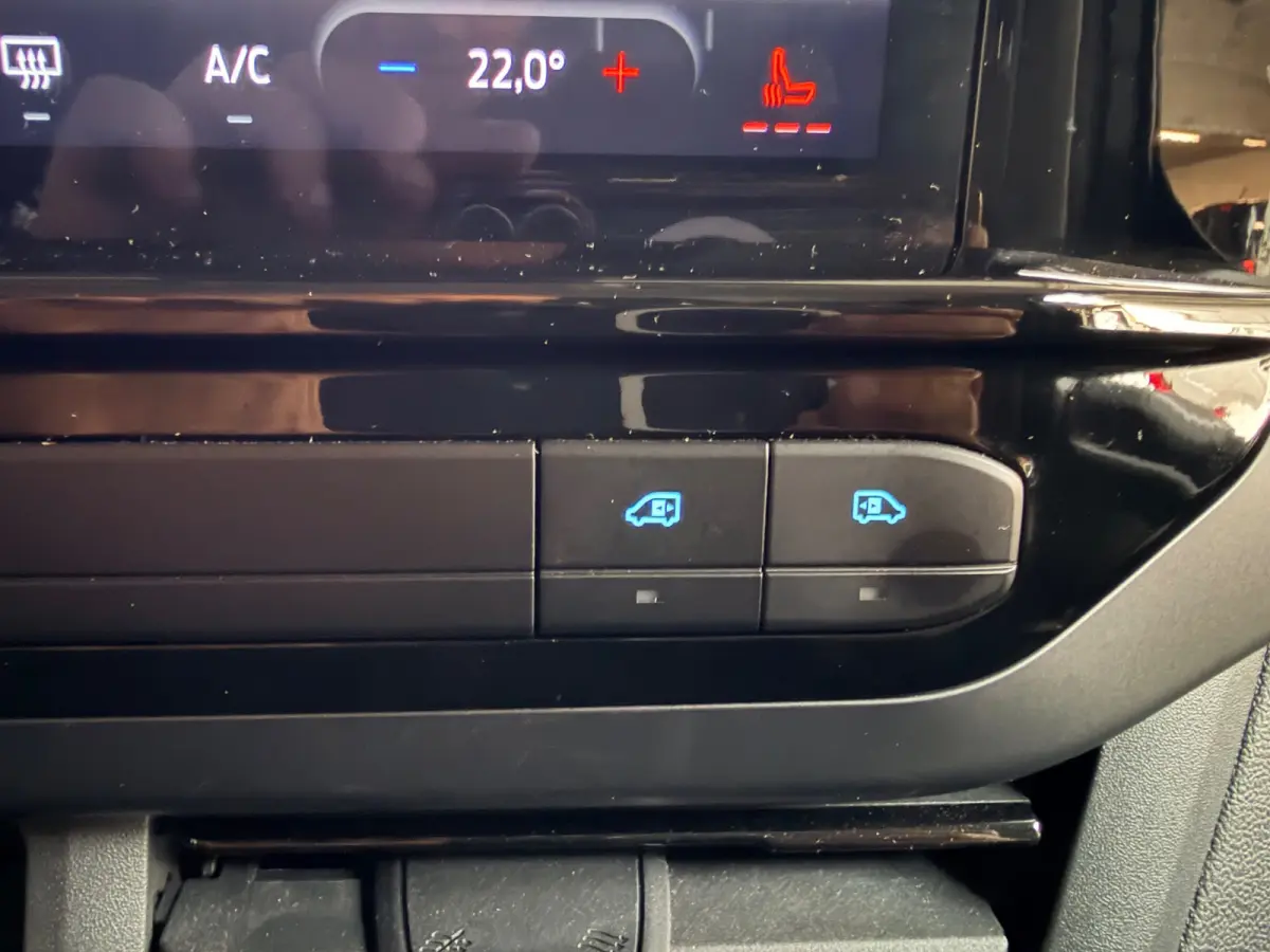 Automaat Sport AWD 4x4 320 2.0 TDCI 170pk L1H1 2xElek.Schuifdeur, Trekhaak, NEDERLANDSE BUS! 1STE EIGENAAR!