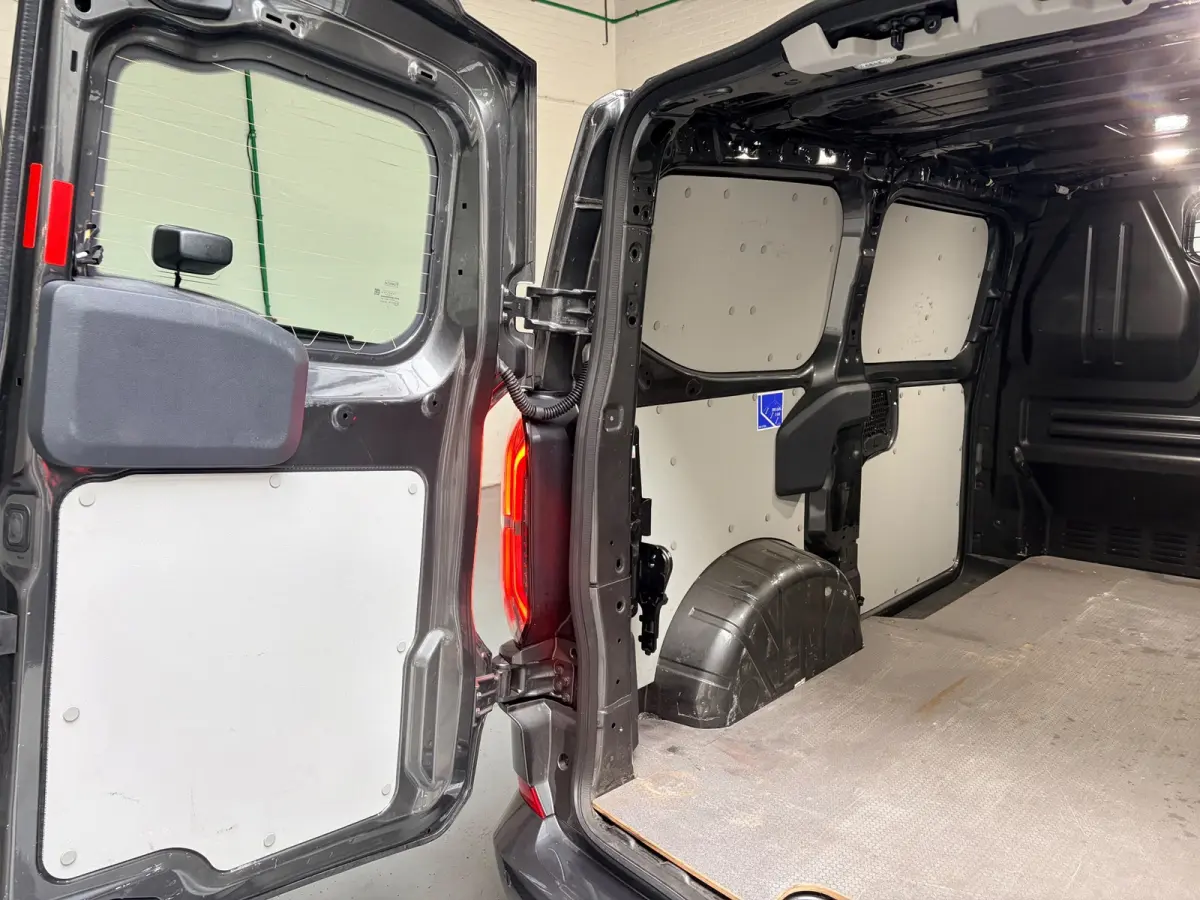 Automaat Sport AWD 4x4 320 2.0 TDCI 170pk L1H1 2xElek.Schuifdeur, Trekhaak, NEDERLANDSE BUS! 1STE EIGENAAR!