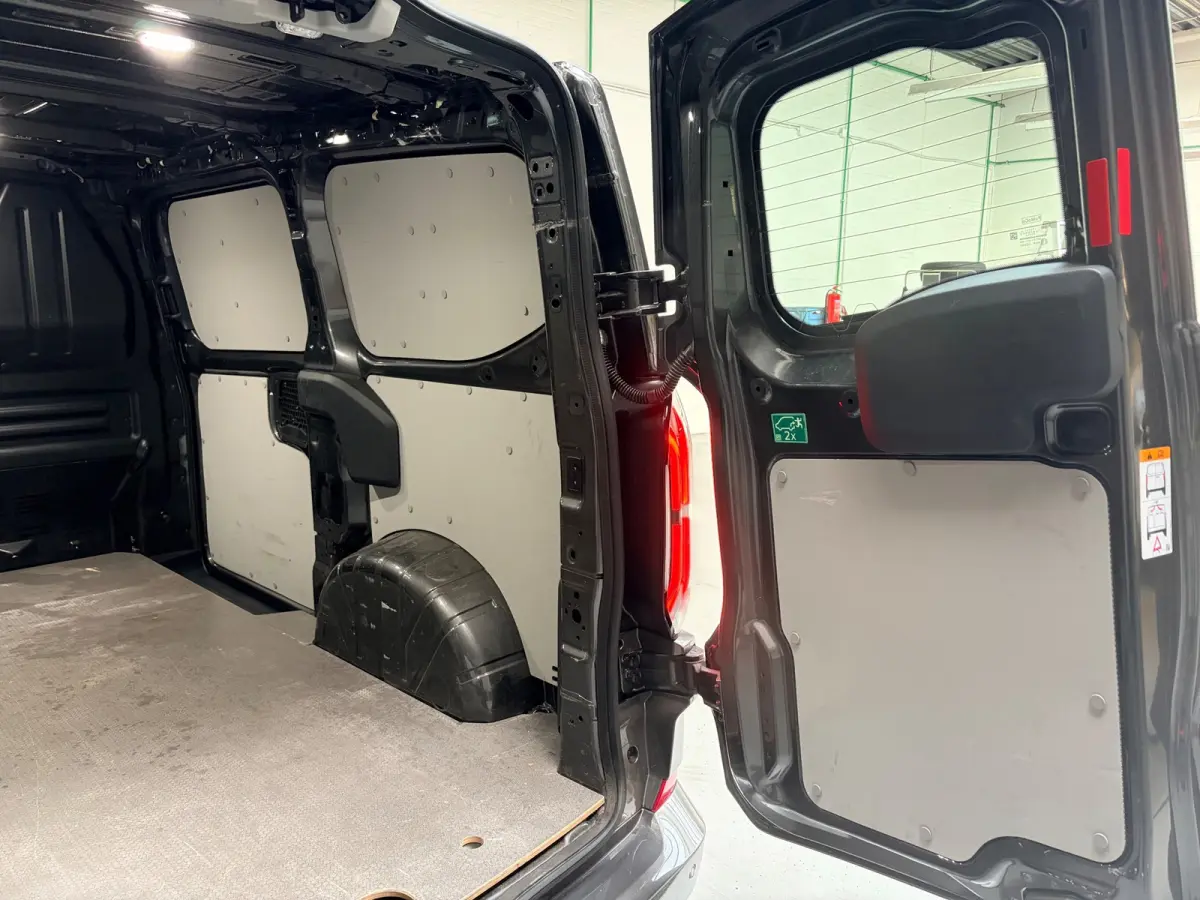 Automaat Sport AWD 4x4 320 2.0 TDCI 170pk L1H1 2xElek.Schuifdeur, Trekhaak, NEDERLANDSE BUS! 1STE EIGENAAR!