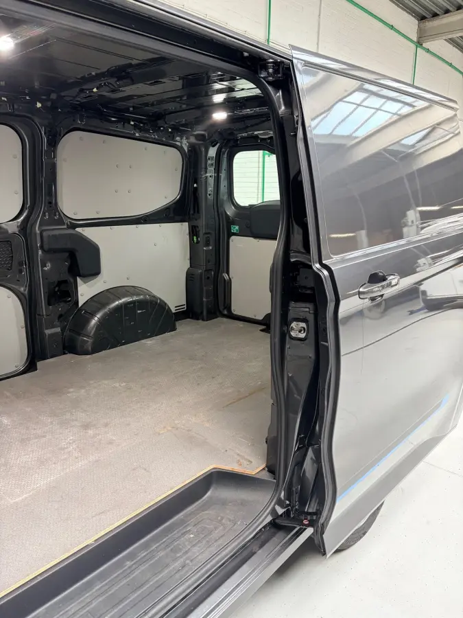 Automaat Sport AWD 4x4 320 2.0 TDCI 170pk L1H1 2xElek.Schuifdeur, Trekhaak, NEDERLANDSE BUS! 1STE EIGENAAR!