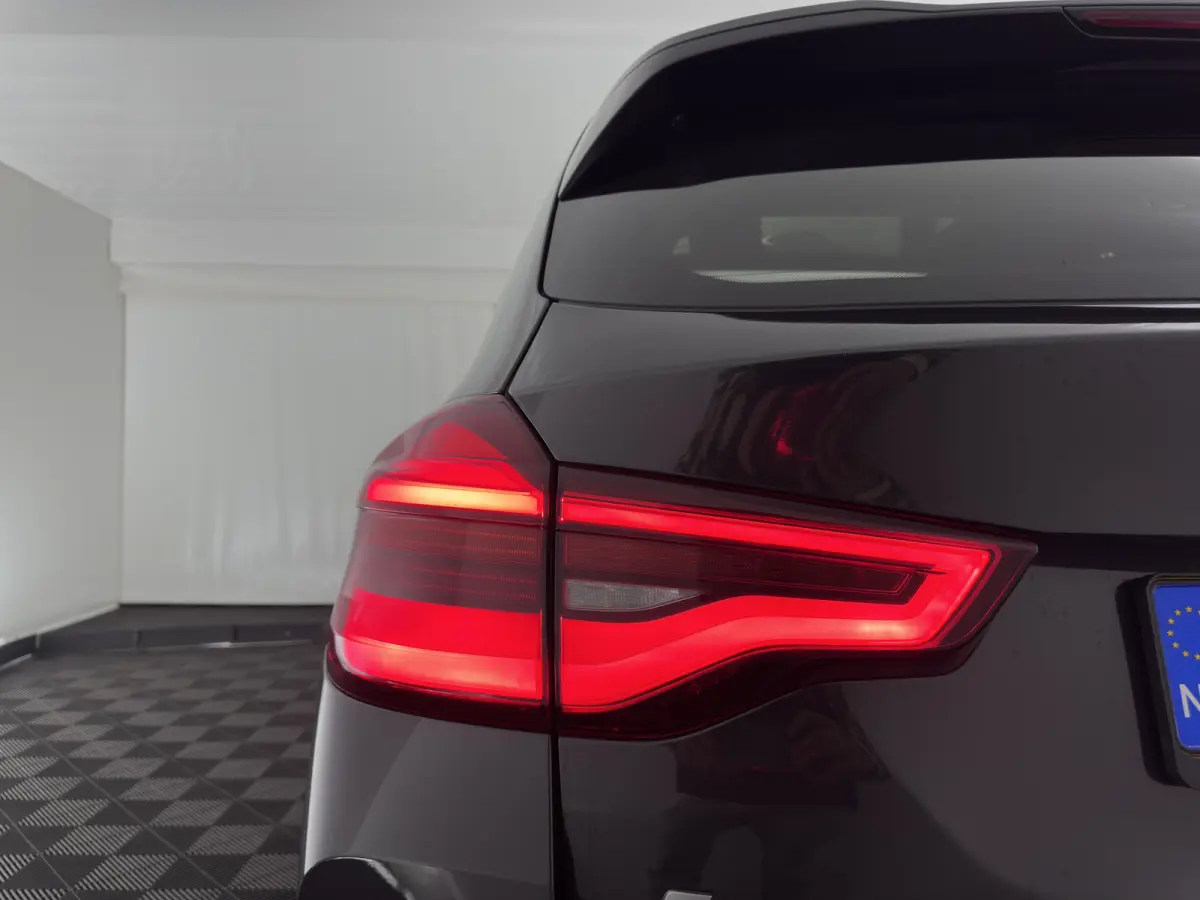 High Executive 80 kWh [3-Fase-11kW] {SoH-100%} (INCL-BTW) Aut. *PANO | LEATHER | HARMAN/KARDON | ADAPTIVE-CRUISE | FULL-LED | BLINDSPOT | MEMORY-PACK | DIGI-COCKPIT | HEATED-SPORTSEATS | KEY
