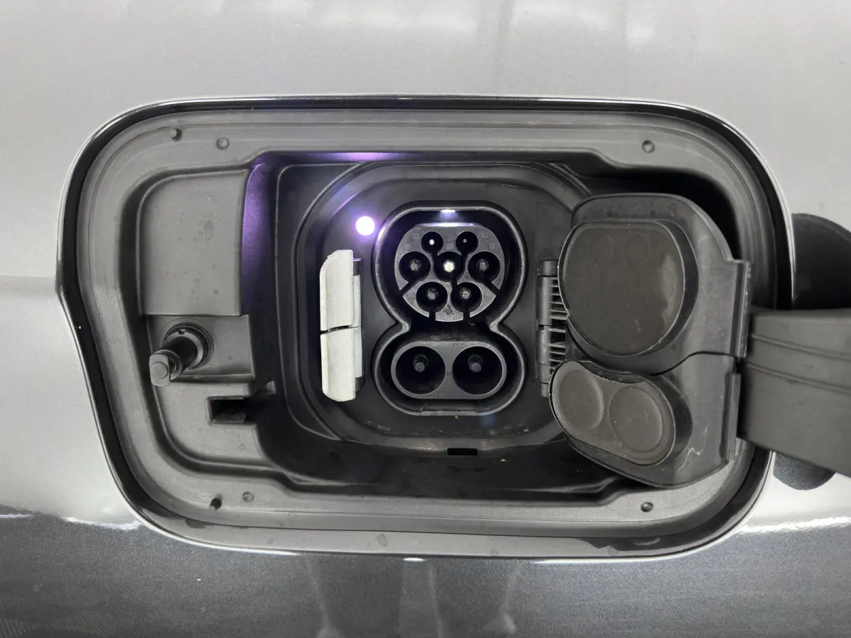 High Executive 80 kWh [3-Fase-11kW] {SoH-100%} (INCL-BTW) Aut. *PANO | LEATHER | HARMAN/KARDON | ADAPTIVE-CRUISE | FULL-LED | BLINDSPOT | MEMORY-PACK | DIGI-COCKPIT | HEATED-SPORTSEATS | KEY