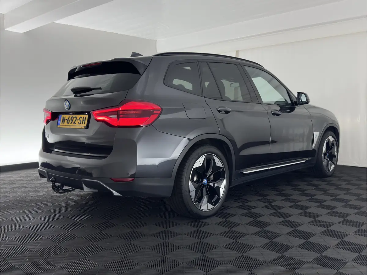 High Executive 80 kWh [3-Fase-11kW] {SoH-100%} (INCL-BTW) Aut. *PANO | LEATHER | HARMAN/KARDON | ADAPTIVE-CRUISE | FULL-LED | BLINDSPOT | MEMORY-PACK | DIGI-COCKPIT | HEATED-SPORTSEATS | KEY