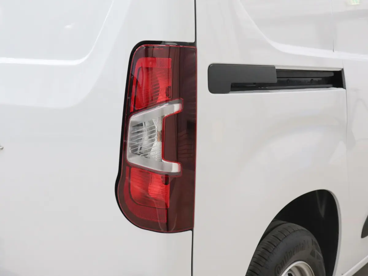 1.5D L1H1 Edition Airco Navigatie Trekhaak Carplay