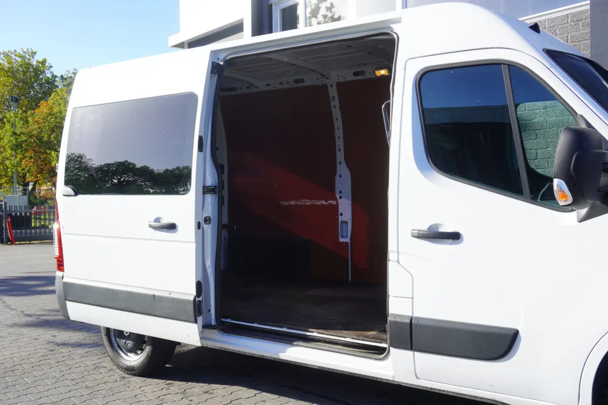 2.3 dCi 150PK L2H2 EURO 6 - Airco - Navi - Cruise - €15.900,- Excl.