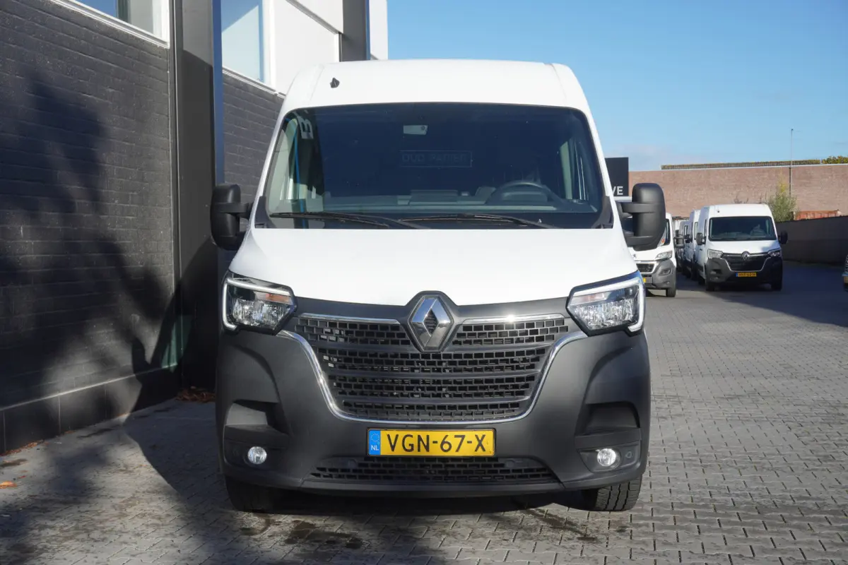 2.3 dCi 150PK L2H2 EURO 6 - Airco - Navi - Cruise - €15.900,- Excl.