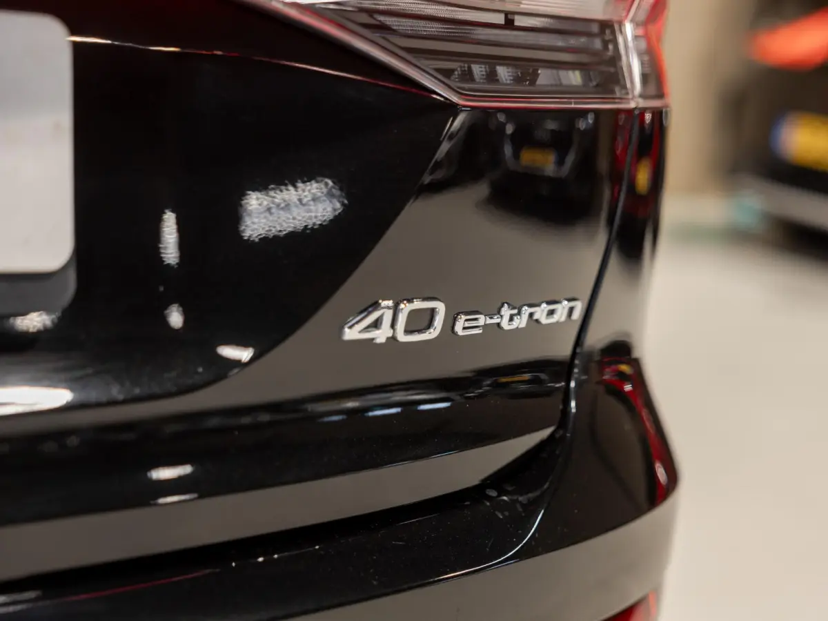 40 Launch edition Advanced 77 kWh SOH 93% / 204pk / Sportstoelen / Stoelverwarming /