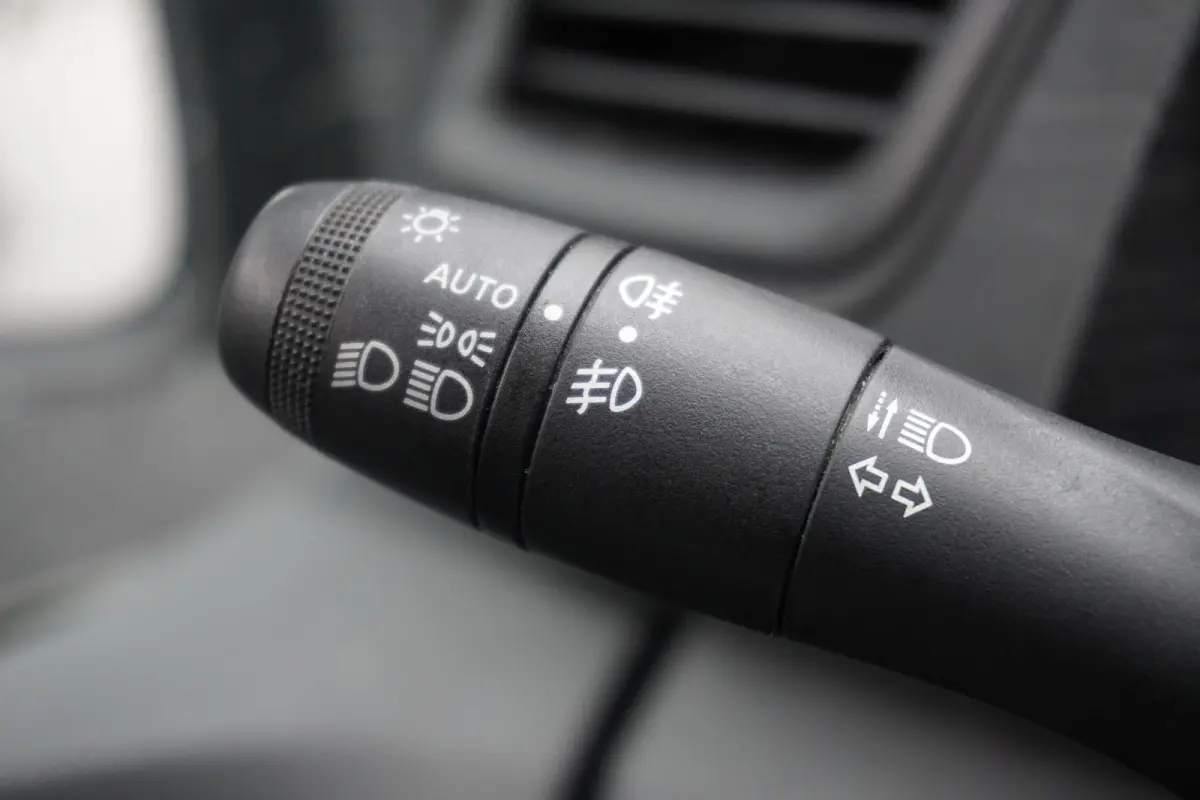 2.0 Blue dCi 130PK EURO 6 - Airco - Navi - Cruise - €16.900,- Excl.