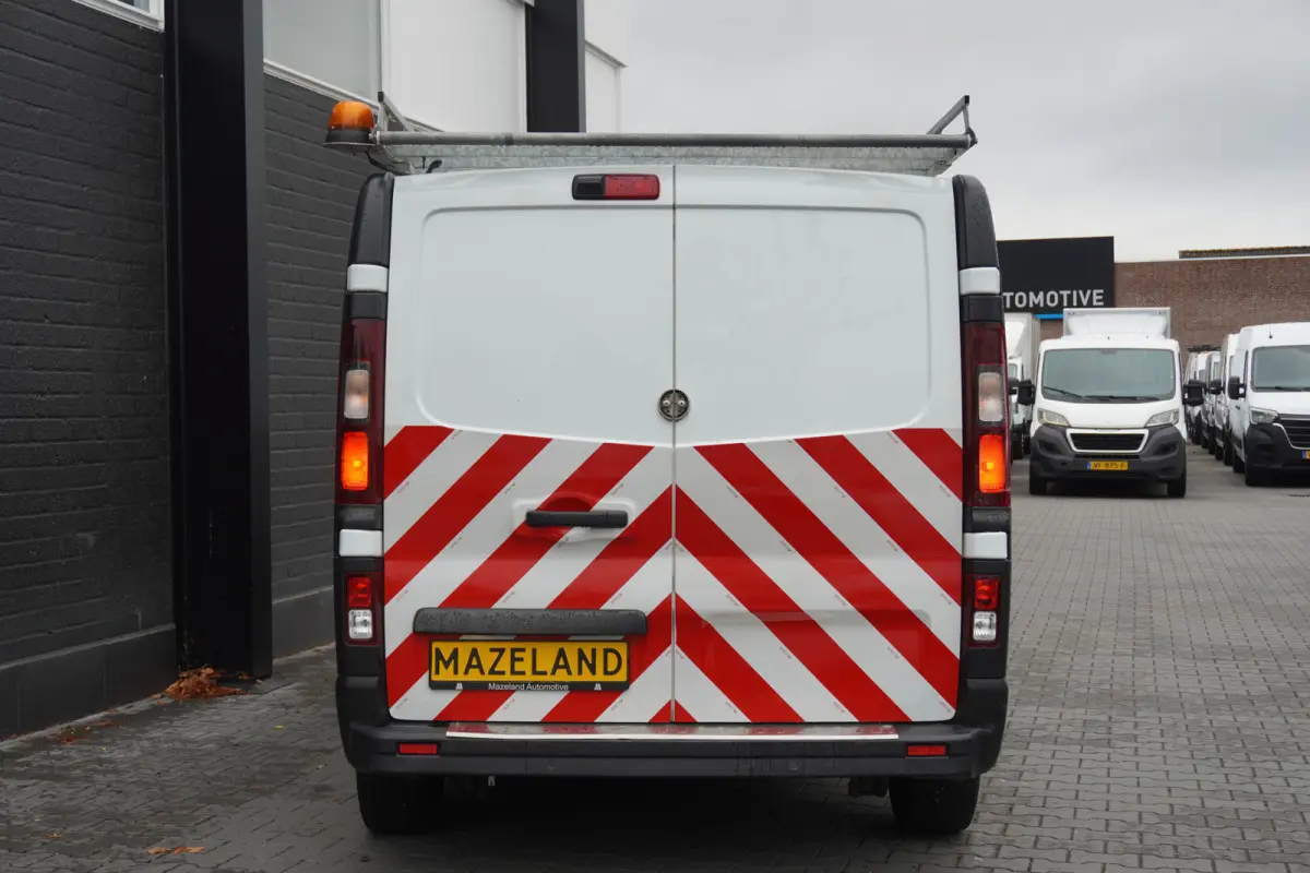 2.0 Blue dCi 130PK EURO 6 - Airco - Navi - Cruise - €16.900,- Excl.
