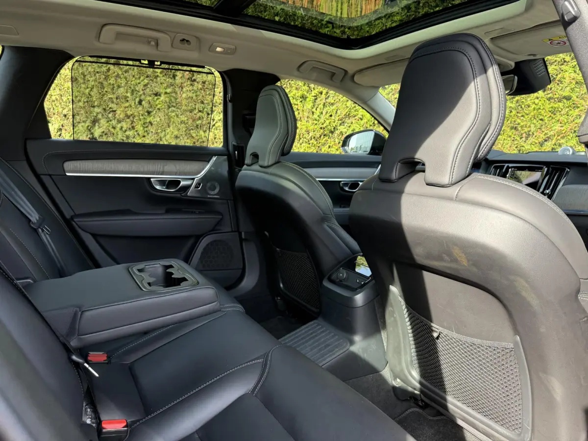 T8 Plug-in hybrid AWD Ultra Dark